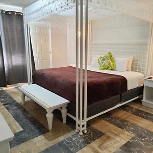 Camera con letto king size